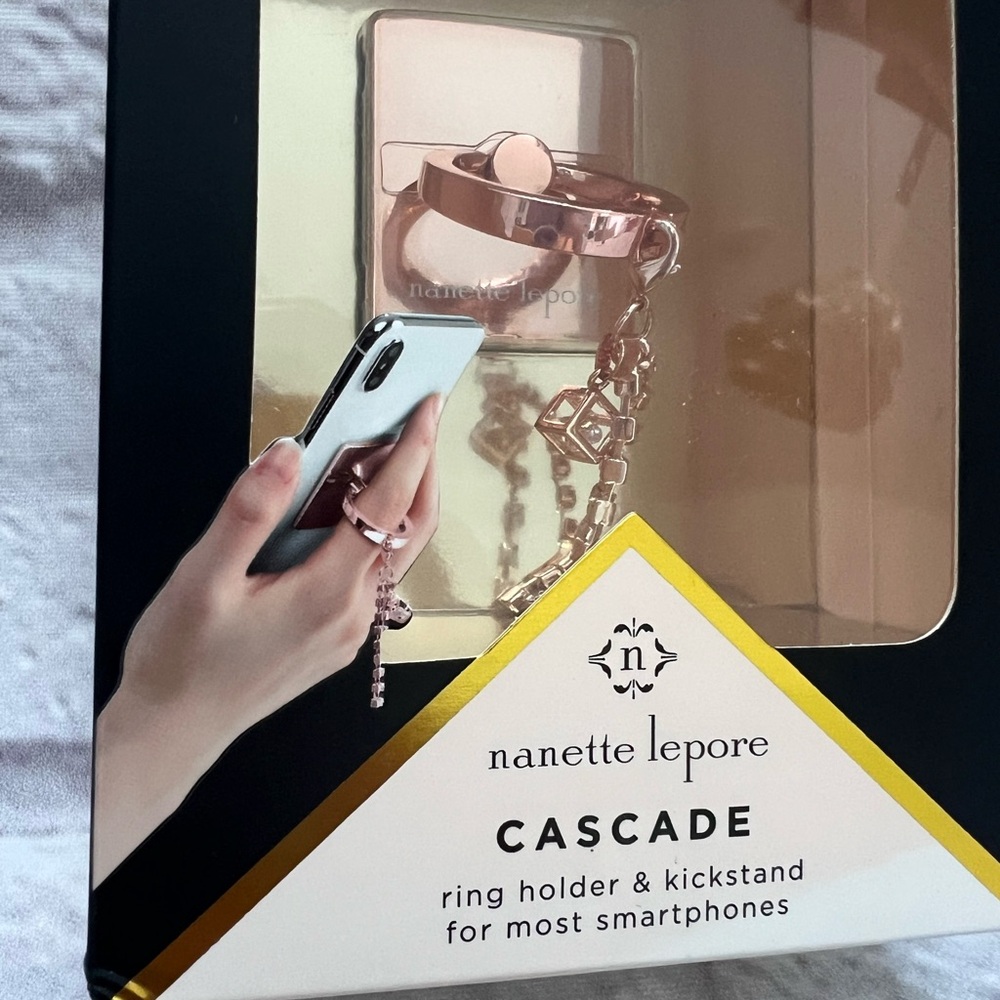 Nanette Lepore smartphone stand ring holder